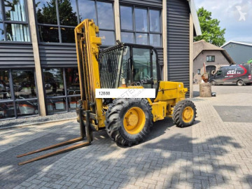 رافعة شوكية لجميع التضاريس JCB