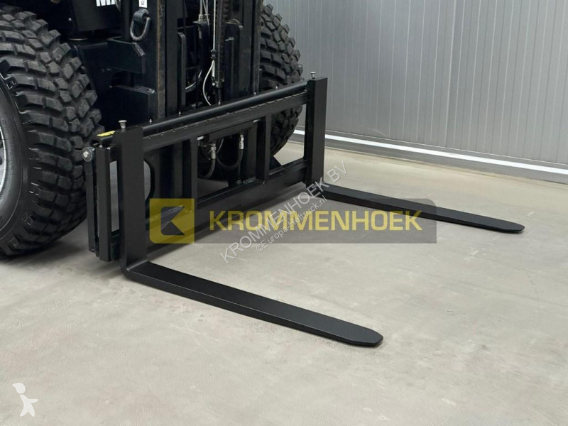 رافعة شوكية لجميع التضاريس Manitou