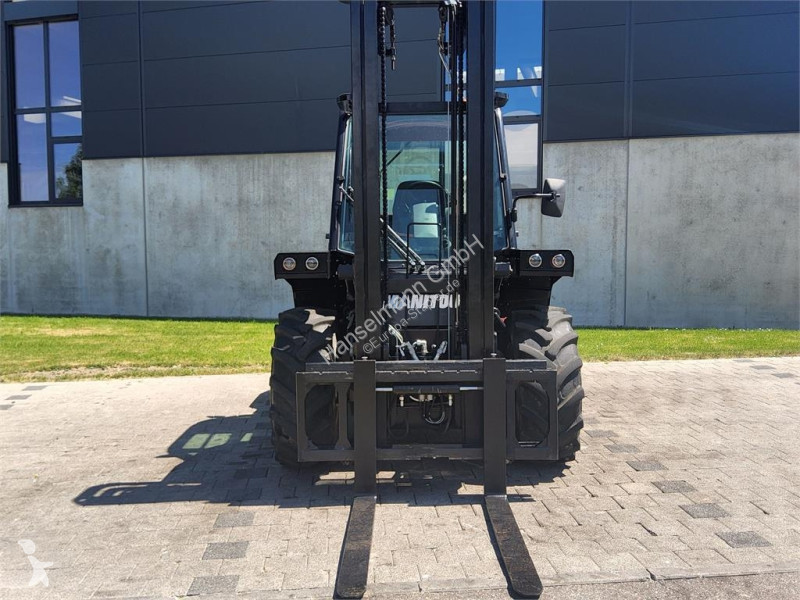 رافعة شوكية لجميع التضاريس Manitou 304