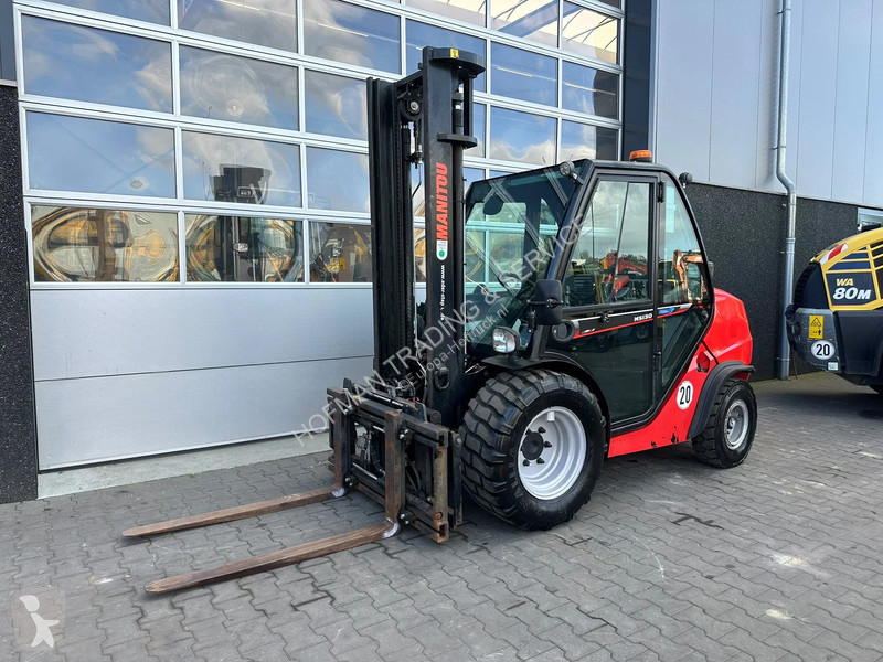 رافعة شوكية لجميع التضاريس Manitou
