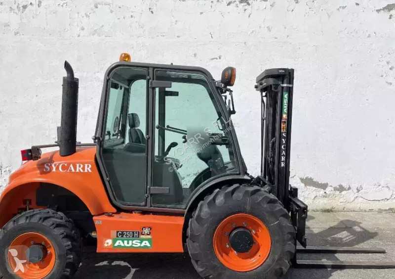 رافعة شوكية لجميع التضاريس Ausa