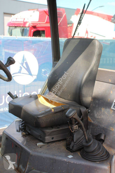 Внедорожный погрузчик Manitou
