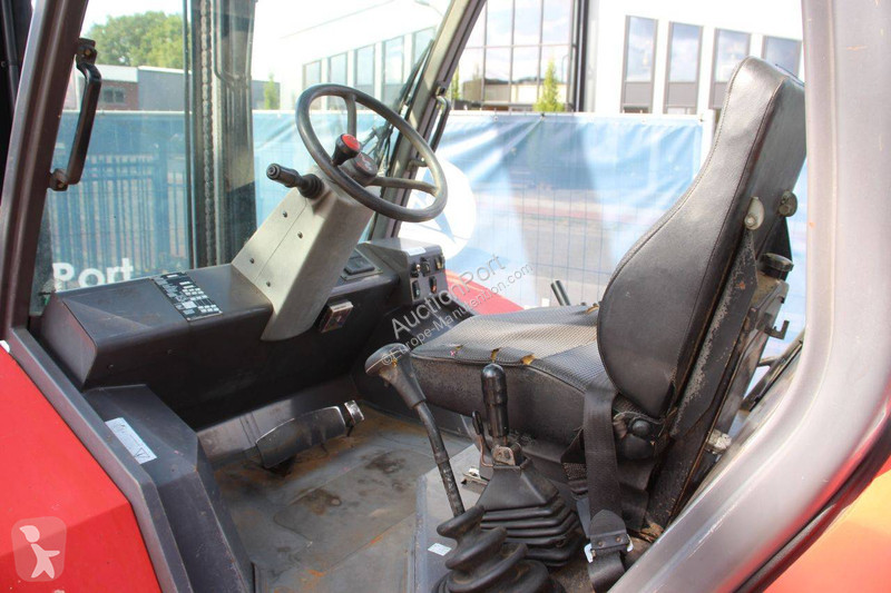 Внедорожный погрузчик Manitou