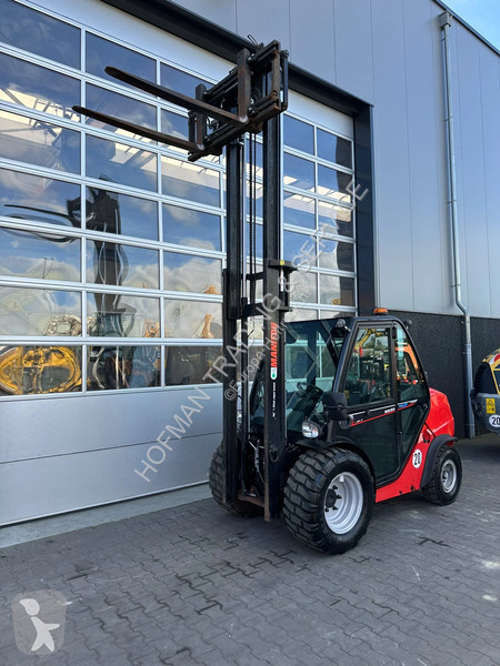 رافعة شوكية لجميع التضاريس Manitou