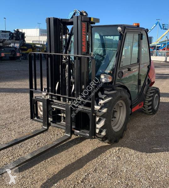 Carretilla todoterreno Manitou MC25-4