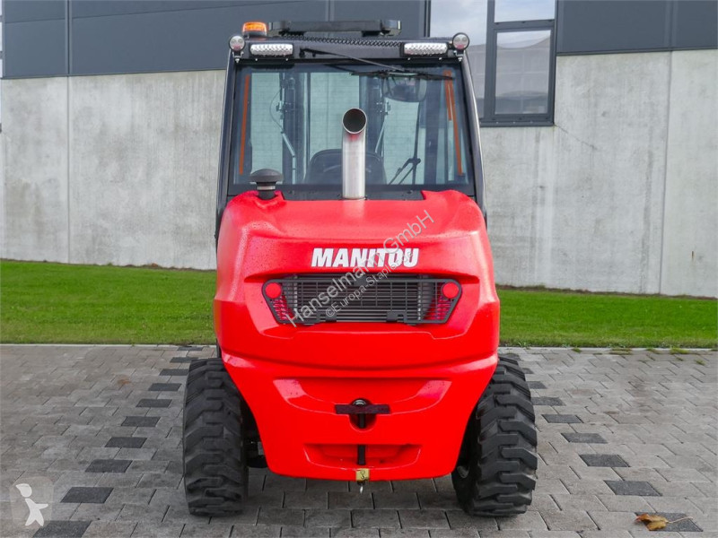 رافعة شوكية لجميع التضاريس Manitou MC 304
