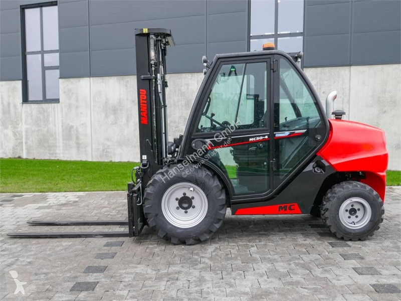 رافعة شوكية لجميع التضاريس Manitou MC 30-4