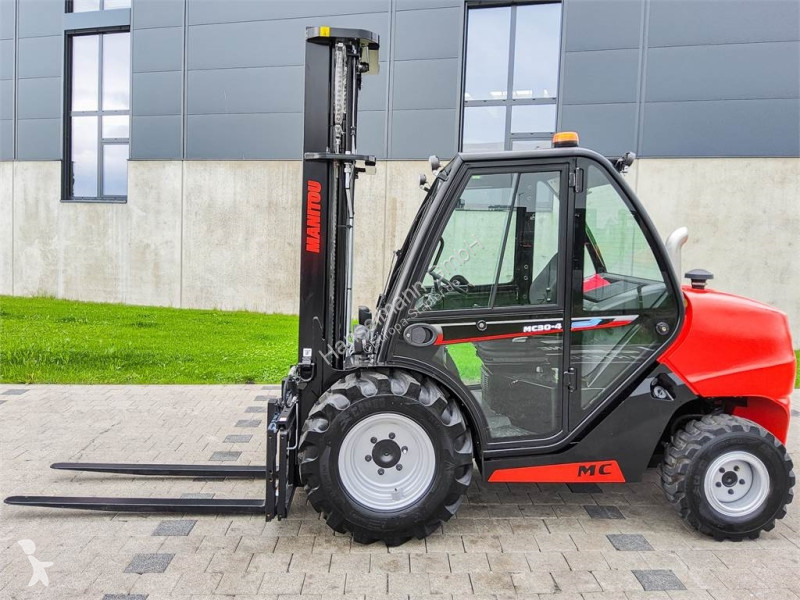 Stivuitor toate terenurile Manitou MC 30-4