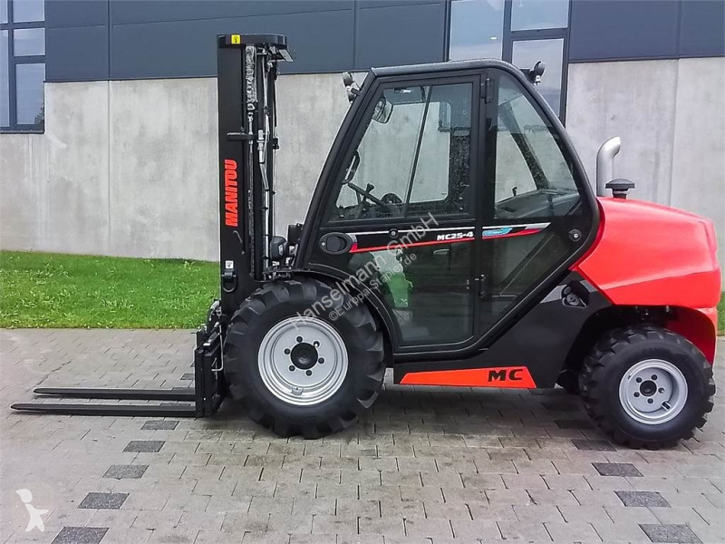 Carretilla todoterreno Manitou MC 25-4