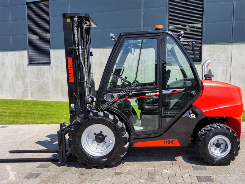 رافعة شوكية لجميع التضاريس Manitou MC 304