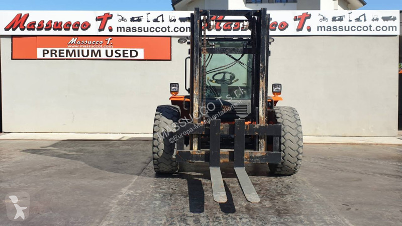 رافعة شوكية لجميع التضاريس JCB 940 4x2