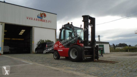رافعة شوكية لجميع التضاريس Manitou