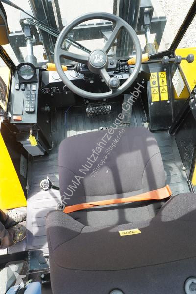 رافعة شوكية لجميع التضاريس JCB -4