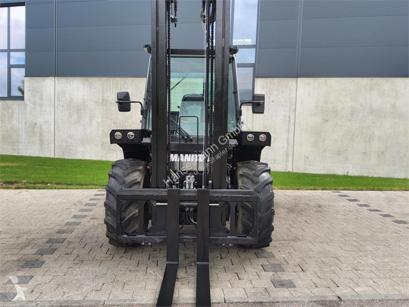 رافعة شوكية لجميع التضاريس Manitou 304