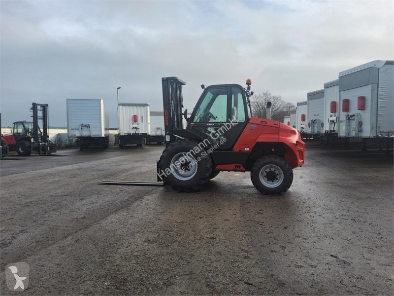 رافعة شوكية لجميع التضاريس Manitou 304