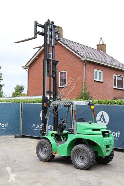 Carretilla todoterreno Mast Explorer H15D
