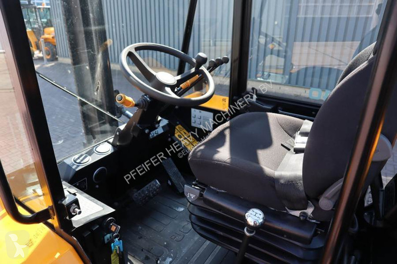 Carretilla todoterreno JCB -4 T4 Valid...