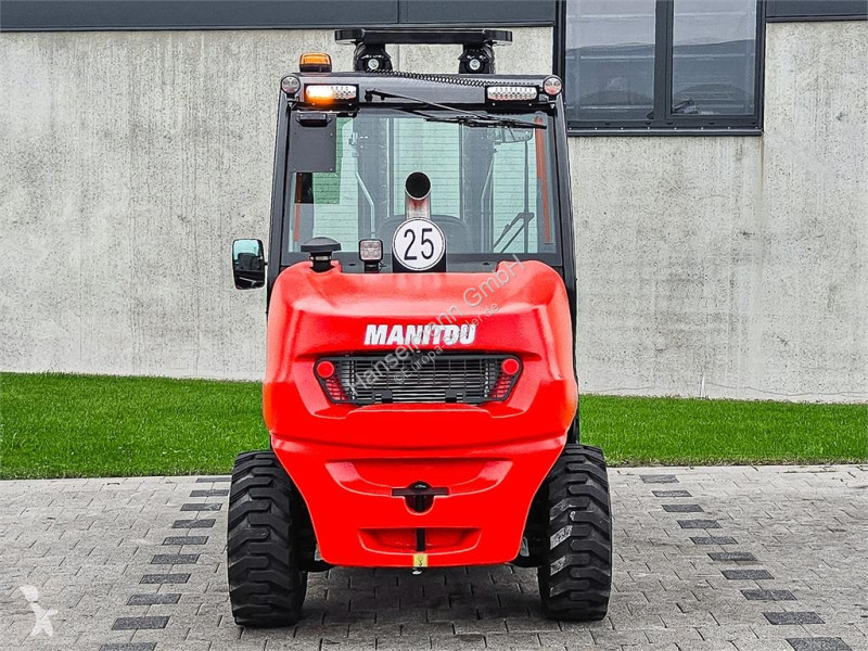 رافعة شوكية لجميع التضاريس Manitou MC 304