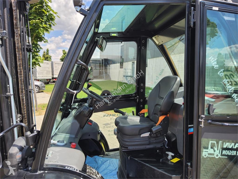 Високопроходим мотокар Manitou MC 304