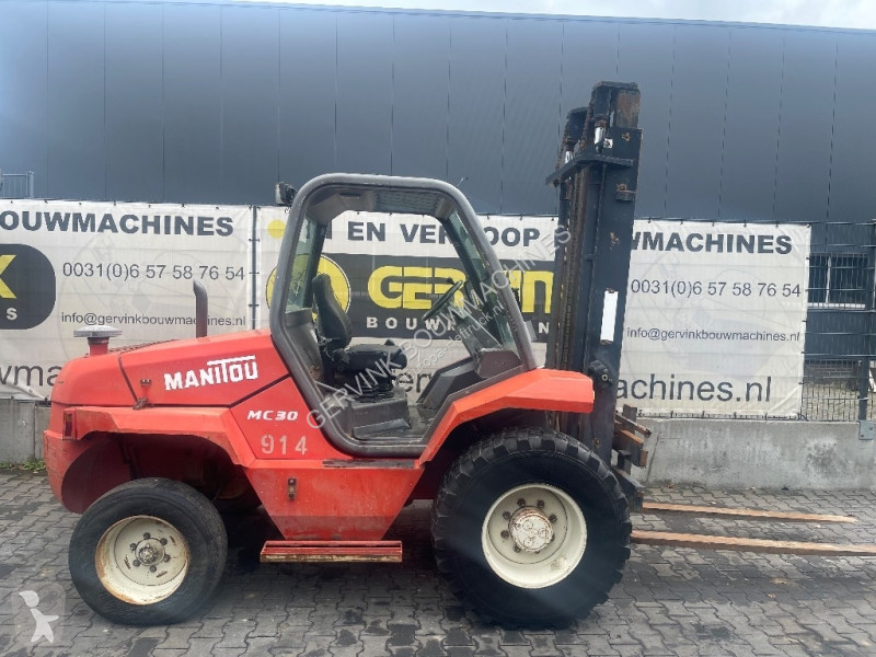 رافعة شوكية لجميع التضاريس Manitou MC 30