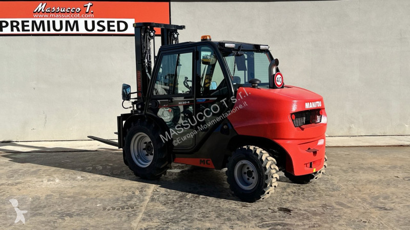 رافعة شوكية لجميع التضاريس Manitou MC 304 4X4