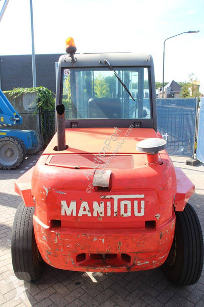 Внедорожный погрузчик Manitou