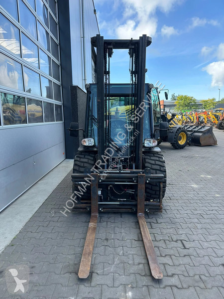 رافعة شوكية لجميع التضاريس Manitou