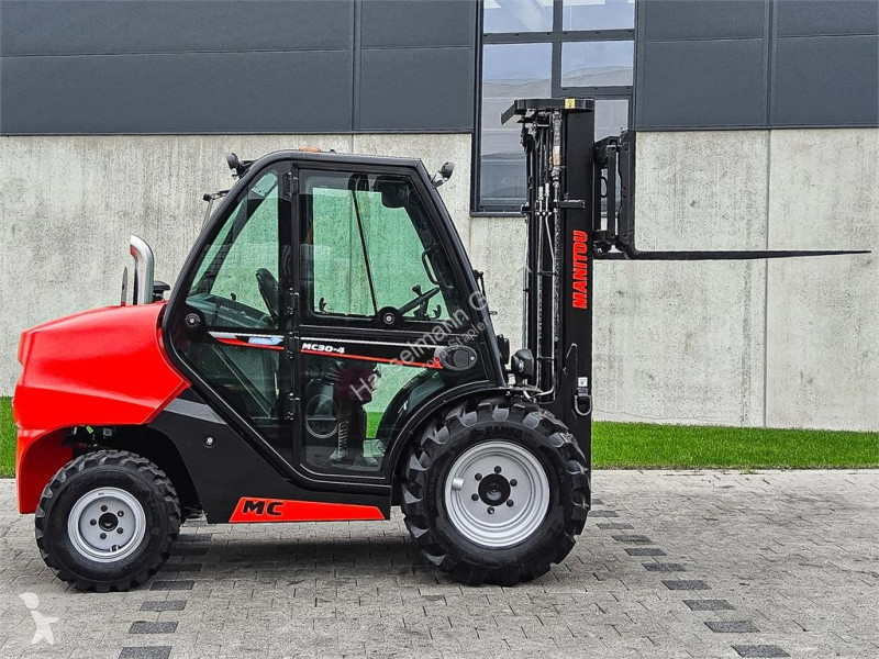 رافعة شوكية لجميع التضاريس Manitou MC 304