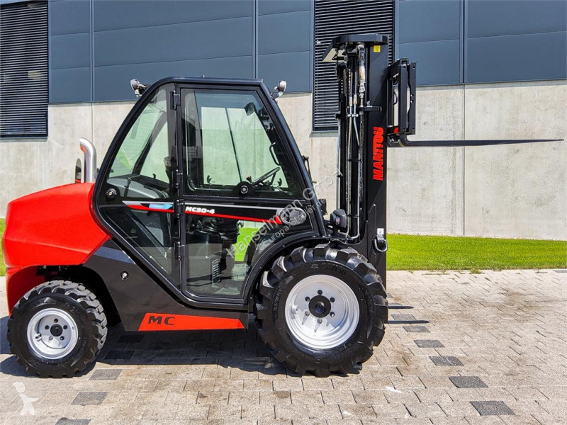 رافعة شوكية لجميع التضاريس Manitou MC 304