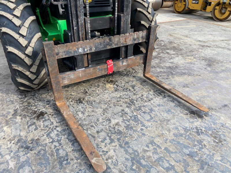 رافعة شوكية لجميع التضاريس JCB 926