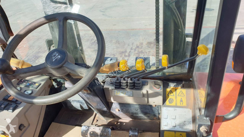 رافعة شوكية لجميع التضاريس JCB 940 4x2