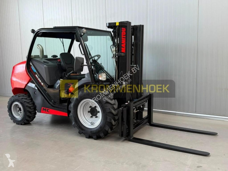 Внедорожный погрузчик Manitou MC 304 ST5