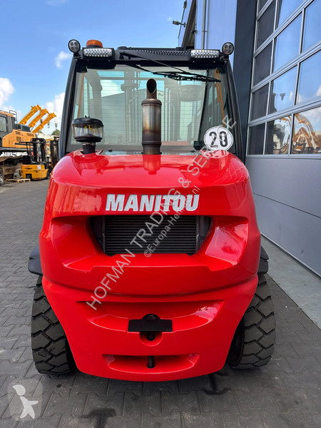رافعة شوكية لجميع التضاريس Manitou