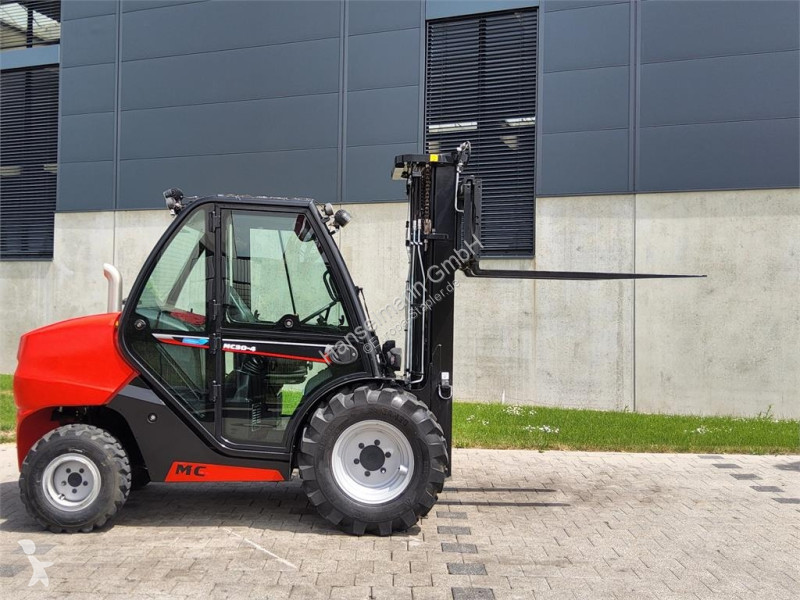 Empilhador todo o terreno Manitou MC 304