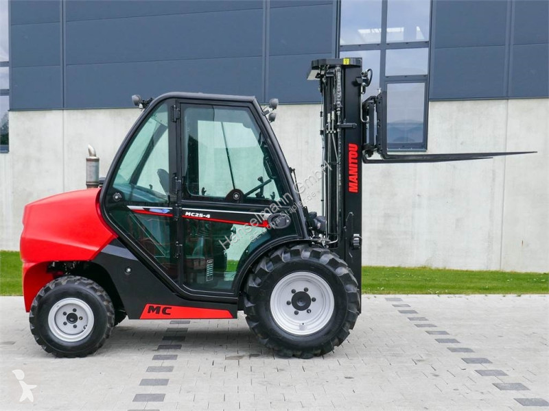 Carretilla todoterreno Manitou MC 25-4