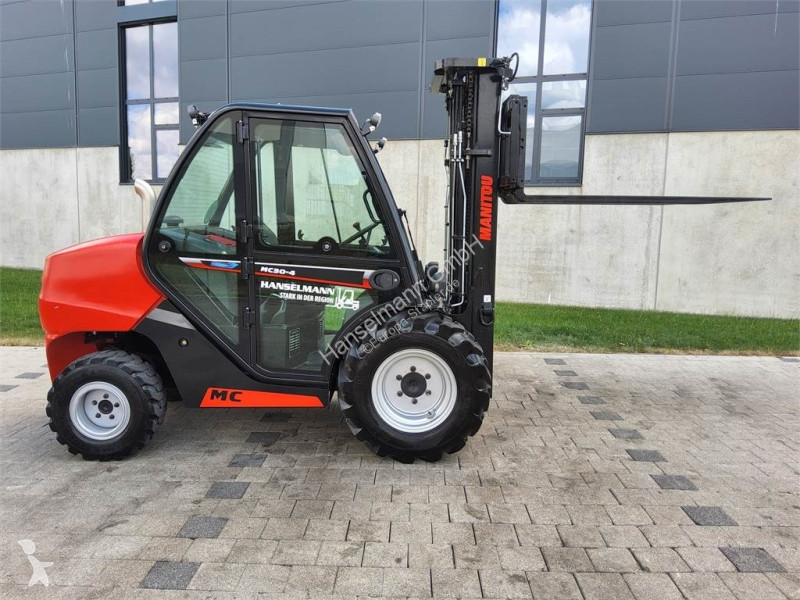 رافعة شوكية لجميع التضاريس Manitou MC 30-4