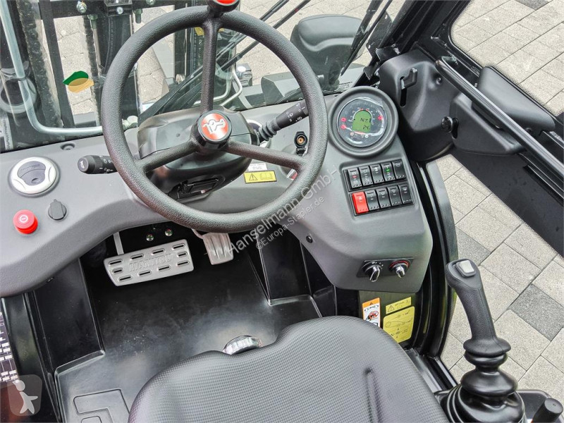 رافعة شوكية لجميع التضاريس Manitou MC 304