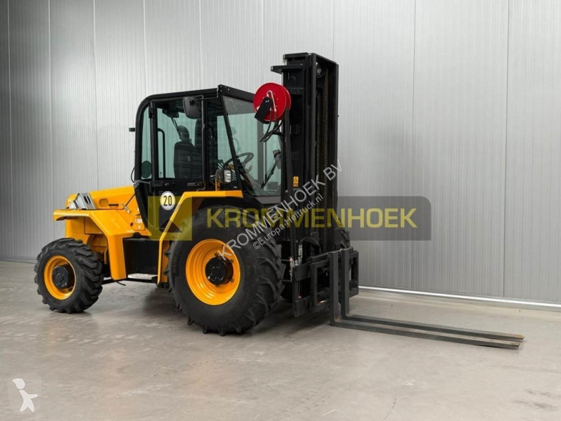 Chariot tout terrain JCB 940