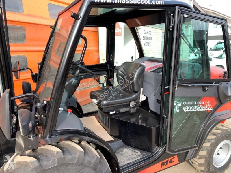 Carretilla todoterreno Manitou MC30-4 DK 4X4