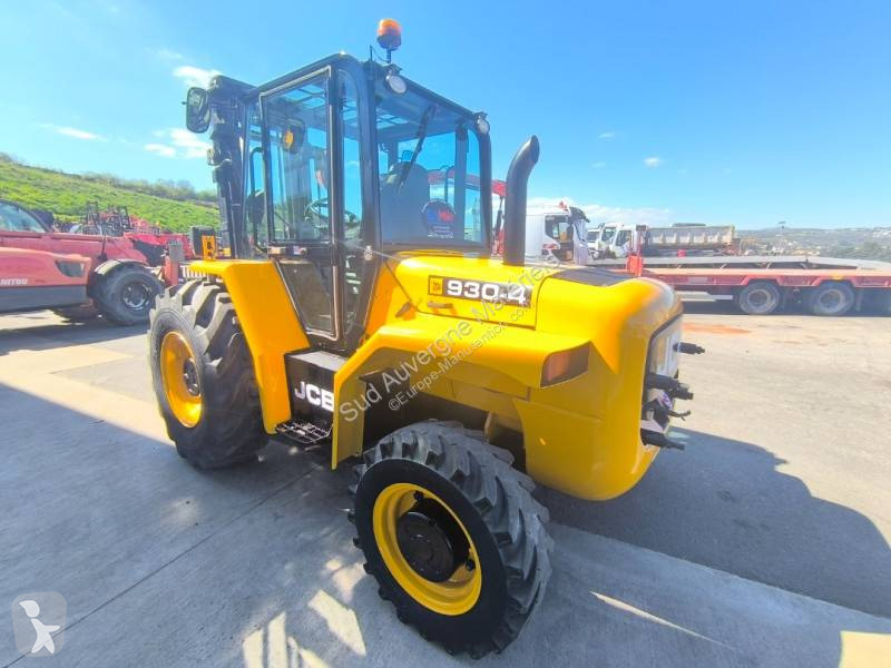 رافعة شوكية لجميع التضاريس JCB
