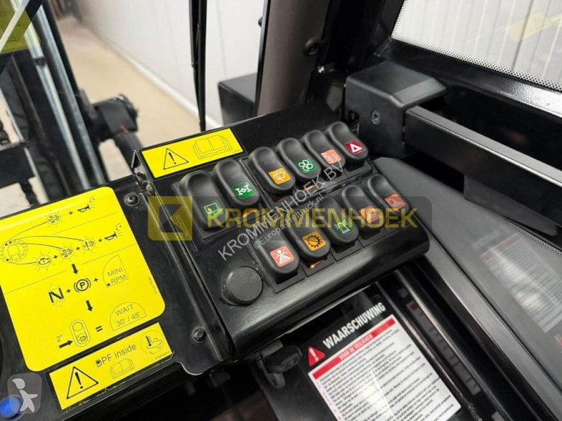 رافعة شوكية لجميع التضاريس Manitou