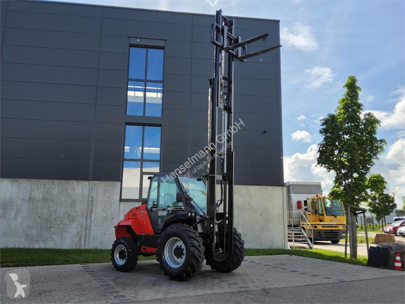 رافعة شوكية لجميع التضاريس Manitou 304