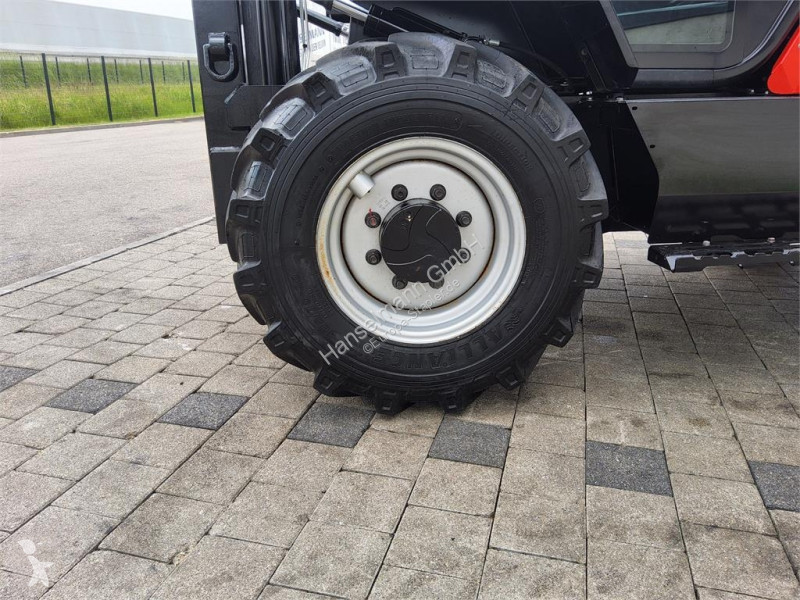 رافعة شوكية لجميع التضاريس Manitou 304