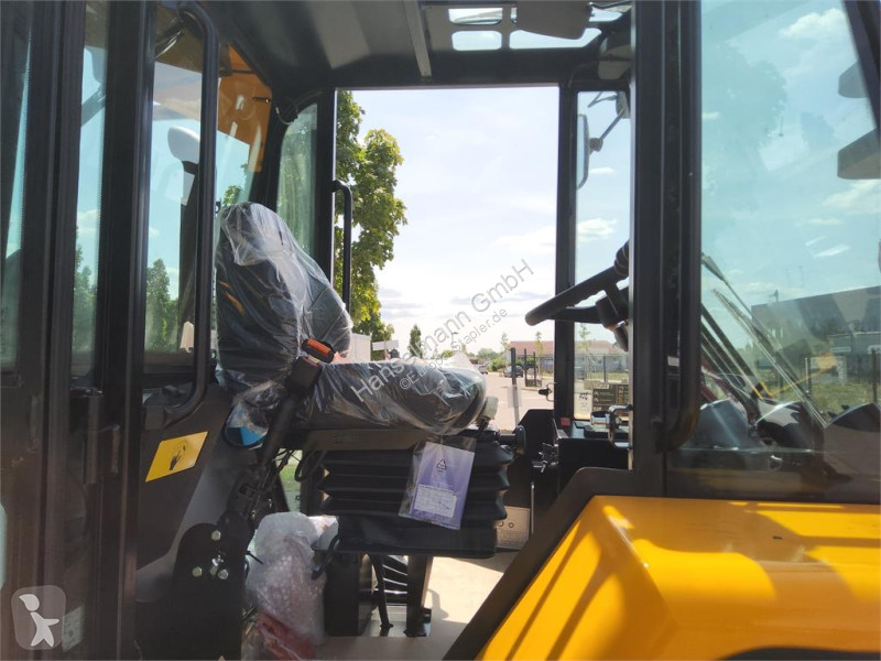 رافعة شوكية لجميع التضاريس JCB 940-4 SV