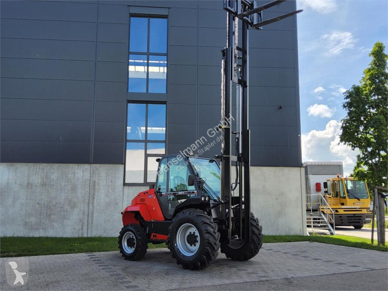 رافعة شوكية لجميع التضاريس Manitou 304