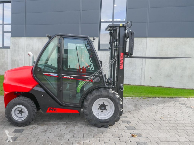 رافعة شوكية لجميع التضاريس Manitou MC 304