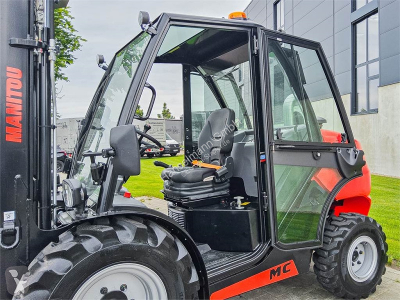 Carretilla todoterreno Manitou MC 30-4