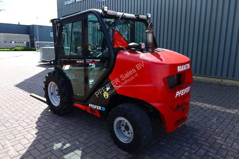 رافعة شوكية لجميع التضاريس Manitou MC25-4 Valid...