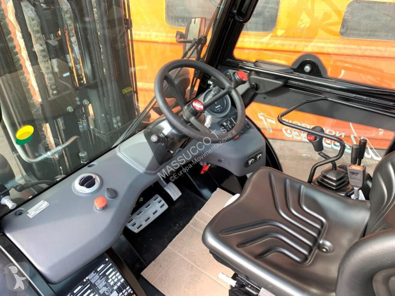 Carretilla todoterreno Manitou MC30-4 DK 4X4