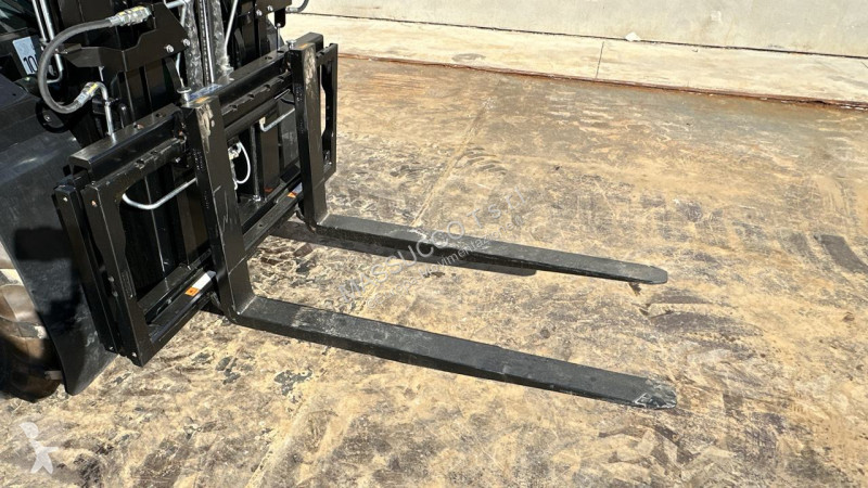 رافعة شوكية لجميع التضاريس Manitou MC 304 4X4